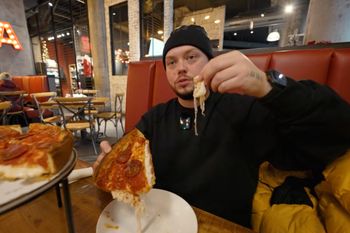 Książulo w końcu znalazł "najlepszą pizzą na świecie". "Jest zaje***"