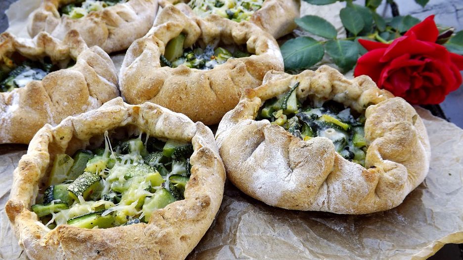 Mini pizze z cukinią. Tak pyszne, że trudno się im oprzeć