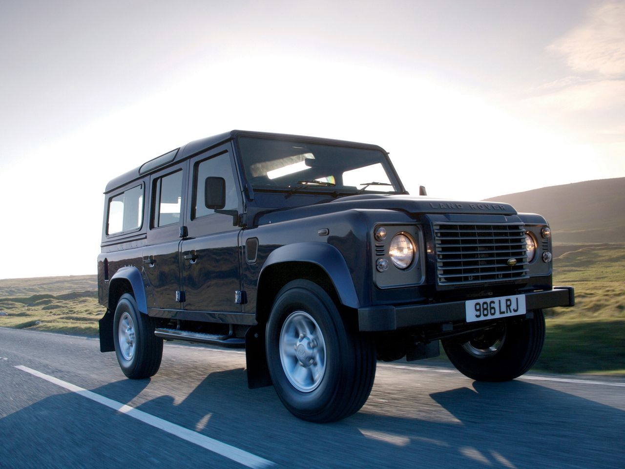 Land Rover Defender 110 Station Wagon UK-spec (2007)