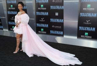 Rihanna w różowym tiulu, Cara Delevingne i Kendall Jenner na premierze "Valeriana" (ZDJĘCIA)