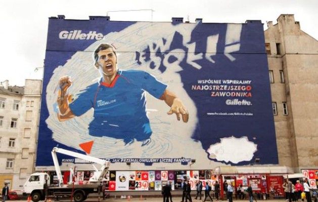 Wielki mural z Robertem Lewandowskim