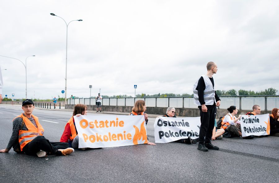 Ostatnie Pokolenie ponownie blokuje Warszawę