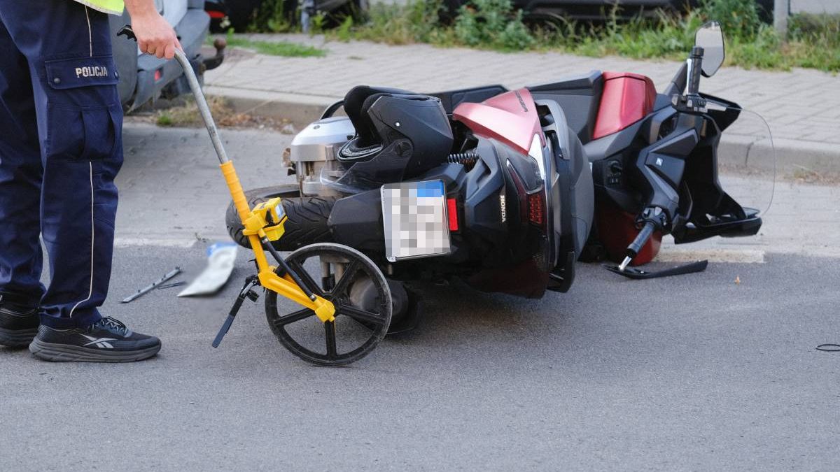 Zderzenie auta z motocyklem na ul. Jantarowej