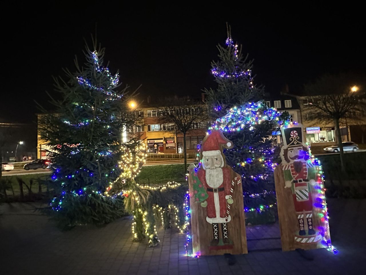 Mińsk Mazowiecki: Świąteczne iluminacje rozświetliły miasto jak w krainie z bajki
