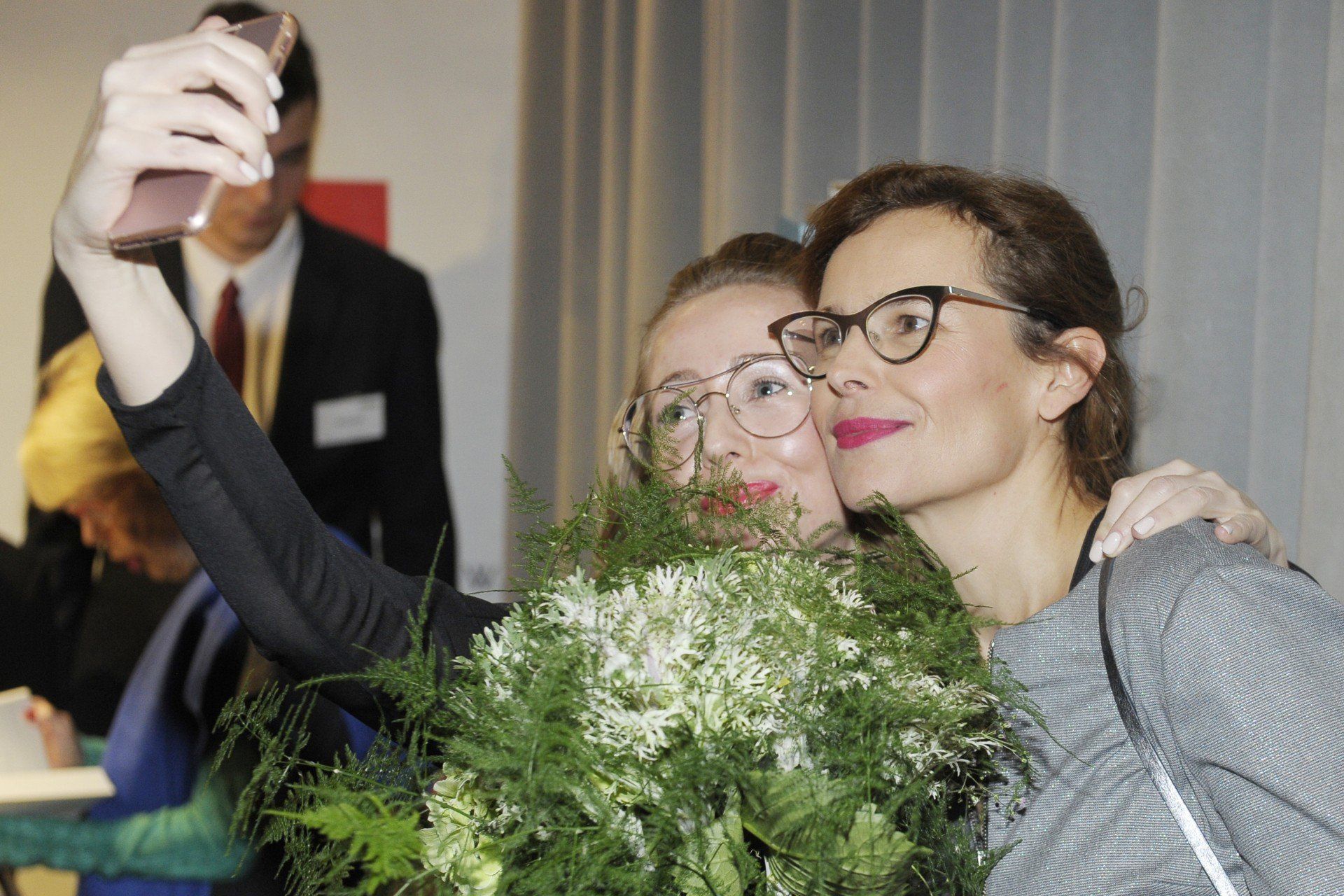 Zajmuje się także ochroną spuścizny artystycznej po Agnieszce Osieckiej.