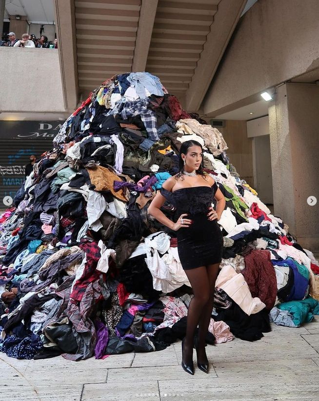 Georgina Rodriguez w mini odsłania kulisy pokazu mody