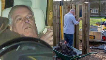 Zhańbiony eksksiążę Andrzej ma ARESZT DOMOWY i nowe ogrodzenie: "Jest pod niemal stałym nadzorem" (FOTO)