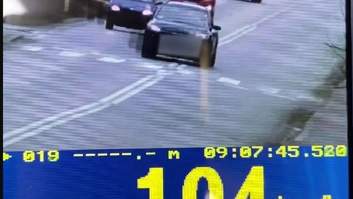 Mężczyzna dostał mandat w wysokości 3 tys. zł i 20 punktów karnych.