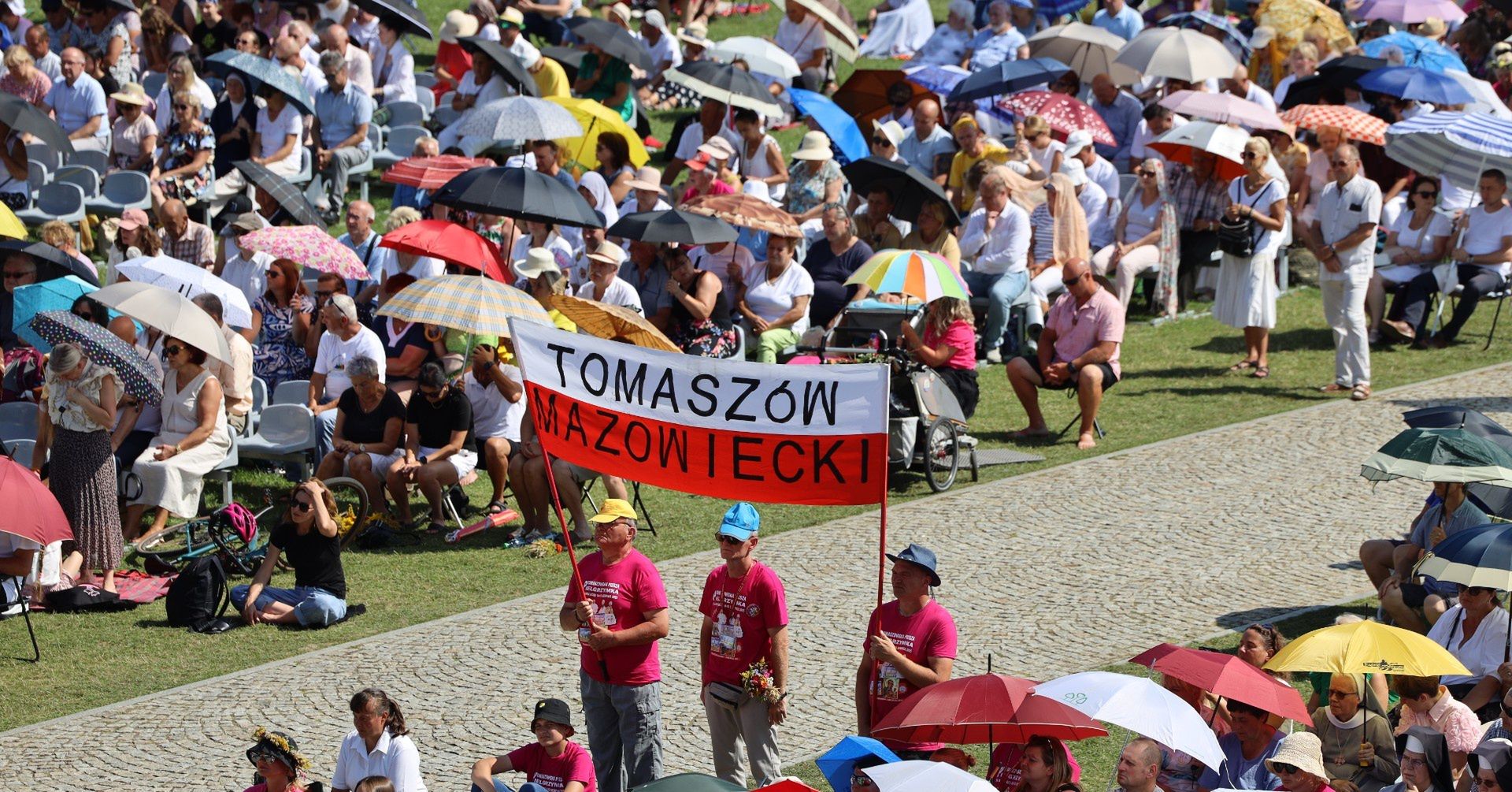 Tłumy pielgrzymów na Jasnej Górze. Uroczysta Suma Pontyfikalna w Święto Wniebowzięcia NMP