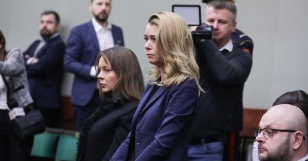 Stylistka oceniła żony Kamińskiego i Wąsika. "One są przebrane"