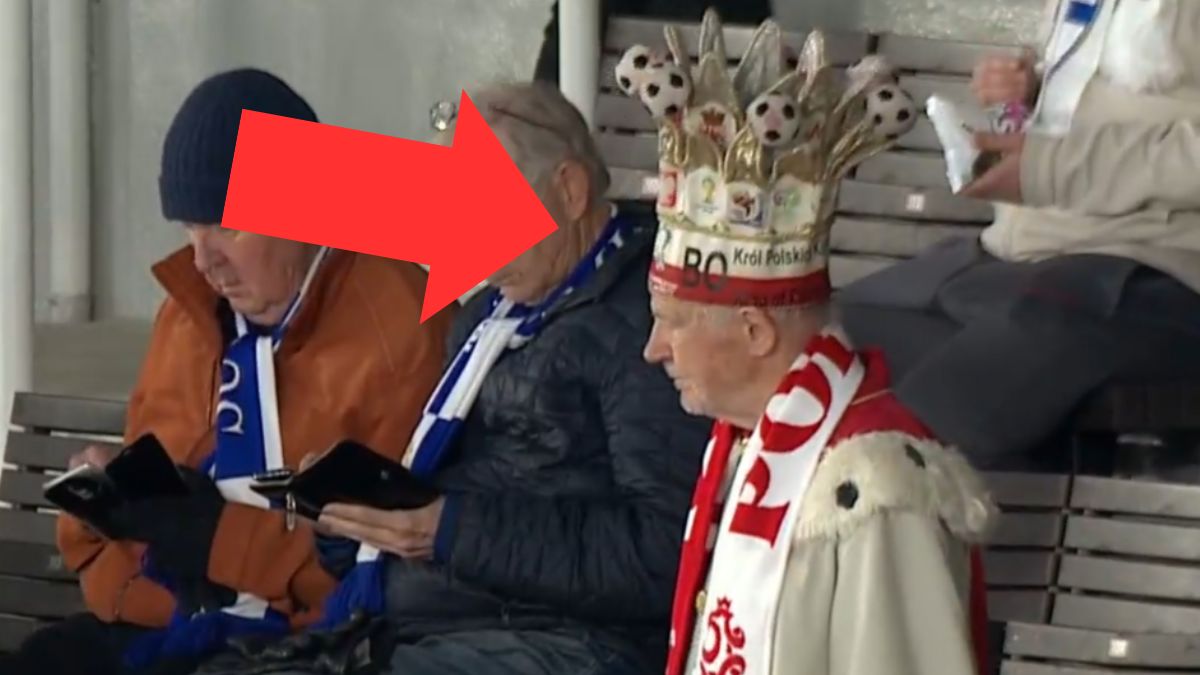 Kibic Polaków przebrany za króla w Helsinkach