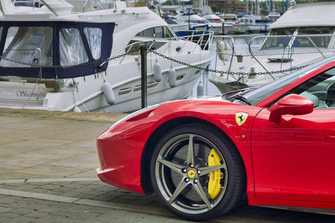 Były projektant iPhone'ów - Jony Ive, potencjalnym kandydatem na CEO Ferrari