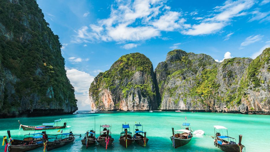 Maya Bay to niewątpliwie jeden z najpiękniejszych zakątek Tajlandii. 
