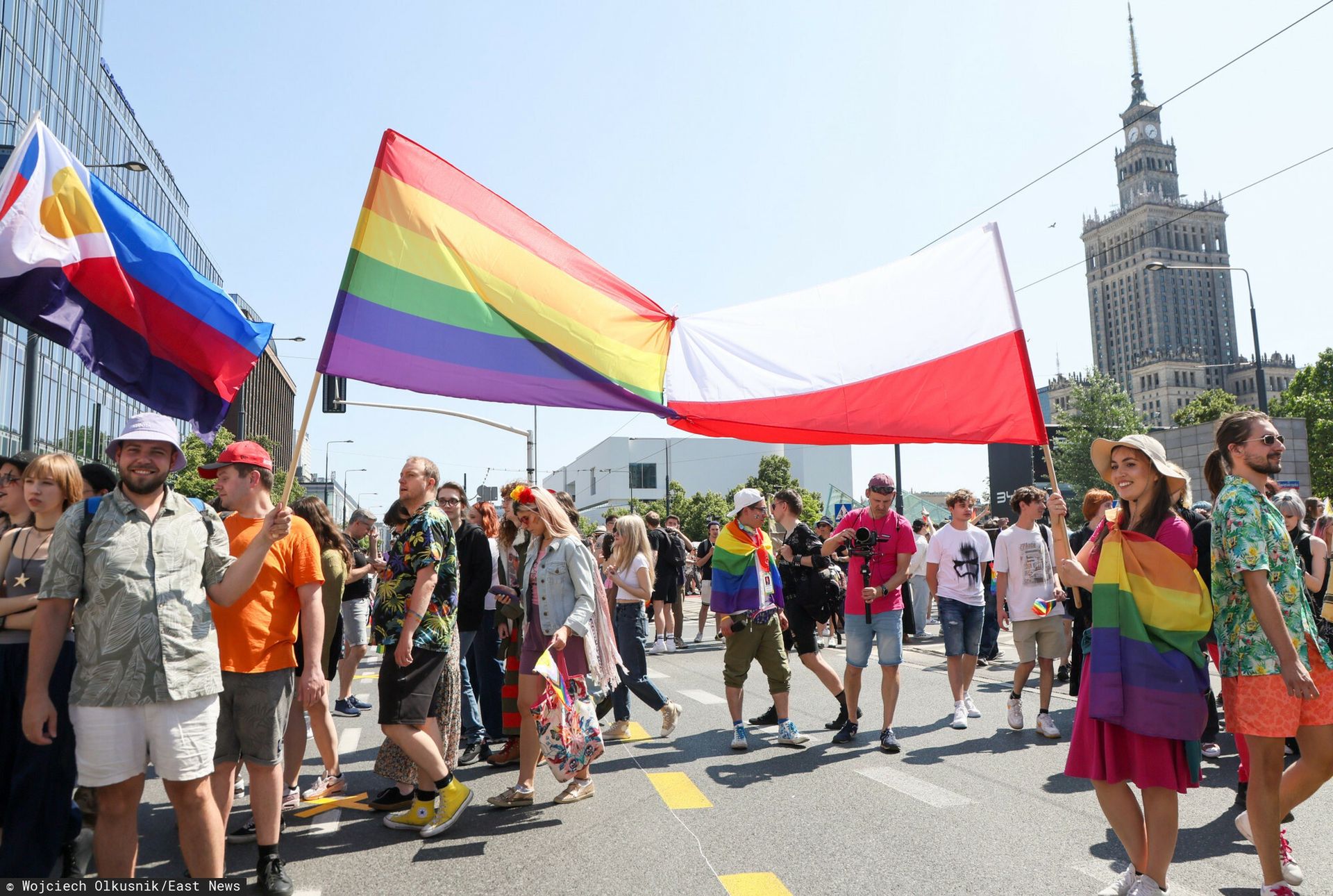 USC musi uznać małżeństwo jednopłciowe. "Art. 18 nie stanowi blokady"
