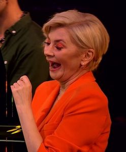 "Magia nagości". Biochemik w rozebranym show. Przyszedł na niebotycznych szpilkach