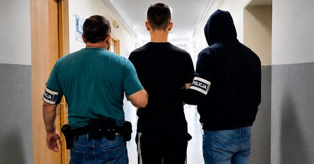Chodzież: 19-latek ukradł 191 zdrapek. Wpadł dzięki monitoringowi