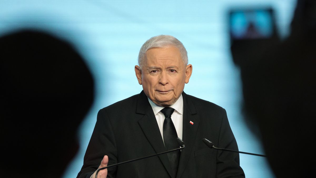 Jaros�aw Kaczy�ski
Szymon Pulcyn
konferencja, PiS, polityk, polityka, prasowa, apel, kampania, prezydencka, wp�aty, wsparcie, wyborcza