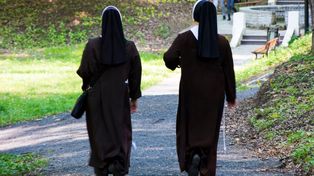 Ile zarabiają zakonnice? Rzeczywistość jest inna, niż wielu sobie wyobraża