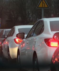 Warszawa. Trasa S8. Paraliż drogowy na drodze wyjazdowej z miasta