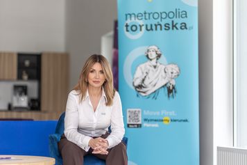 Metropolia jest kobietą. Karolina Cychowska o biznesie, mediach i grze bez kompleksów [WYWIAD]