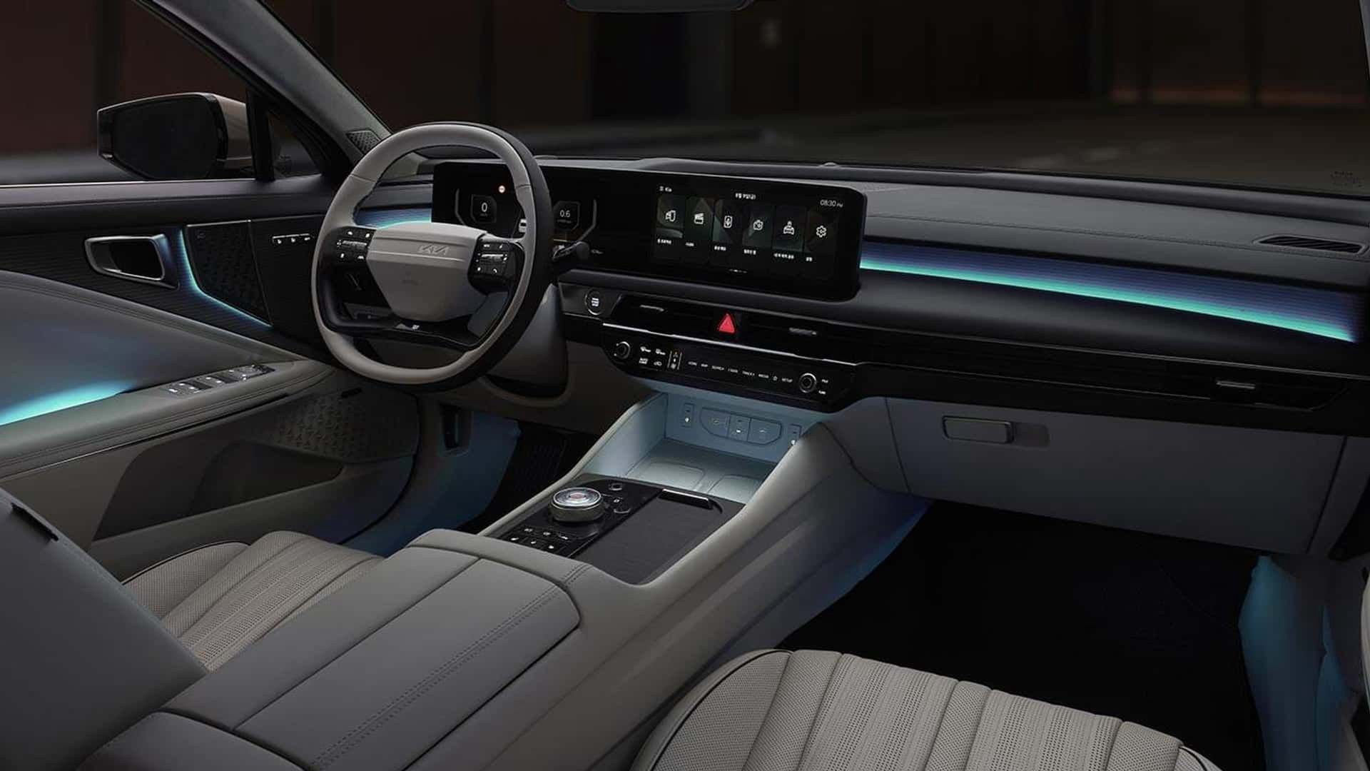 Nowa Kia K8