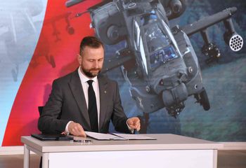 Pierwsze śmigłowce Apache są już w Polsce