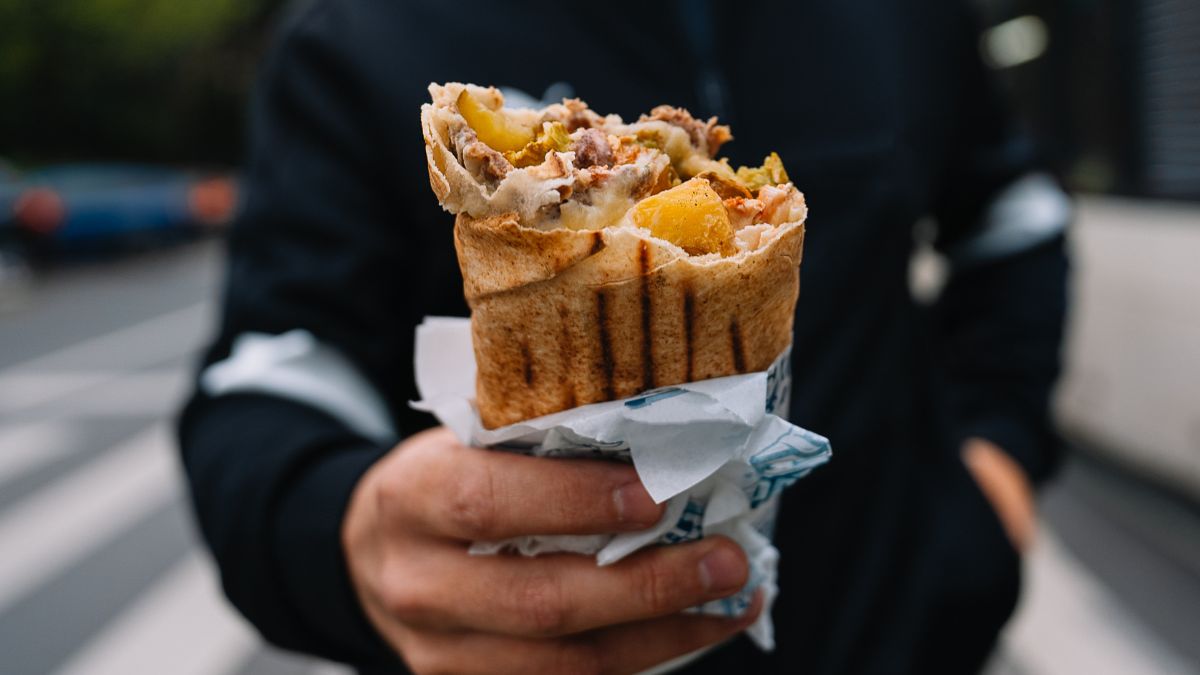 Zatruty kebab miał być przygotowany z polskiego mięsa z kurczaka