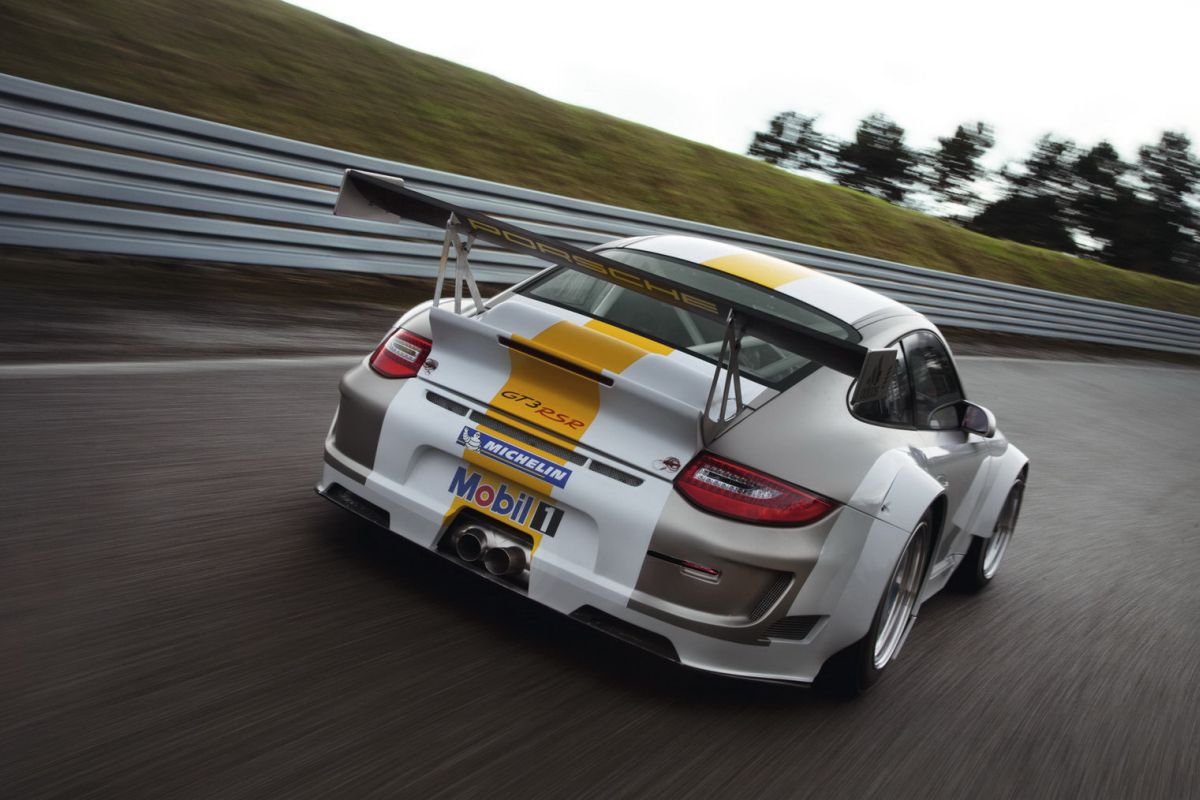 Porsche 911 GT3 RSR 2011