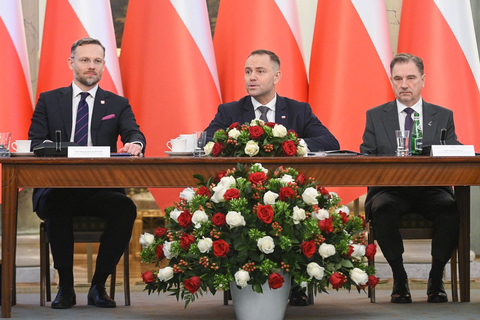 Nawrocki o "100 powodach", dla których Polacy tracą zaufanie