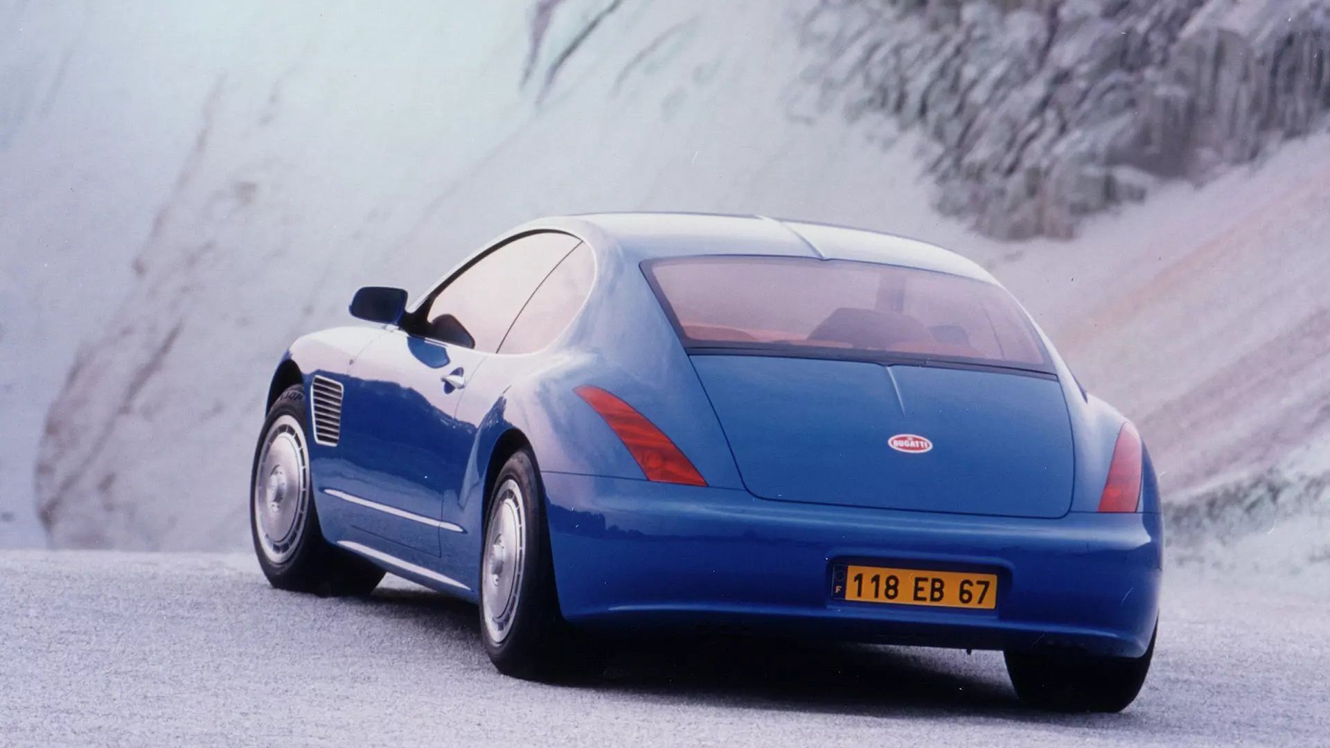 Bugatti EB 118 - pierwszy samochód, w którym zaadaptowano osiemnastocylindrowy silnik (fot. Bugatti)