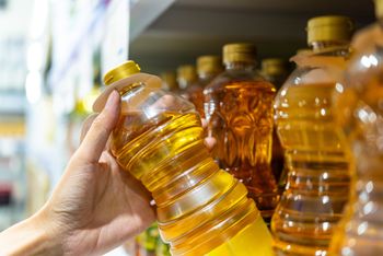 Warto już dziś przygotować zapas na święta. Dyskonty i markety kuszą promocjami