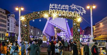 Poznań: Takie są ceny na Betlejem Poznańskim. Grzaniec, pyry i słodycze