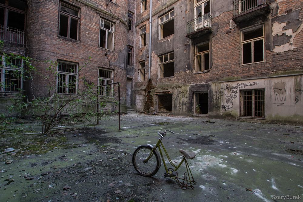 Warszawski urbex: Co znajduje się wewnątrz kamienicy przy Żelaznej 43? 5