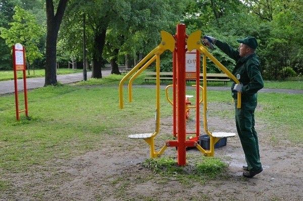 Siłownie plenerowe pod stałą kontrolą i nadzorem