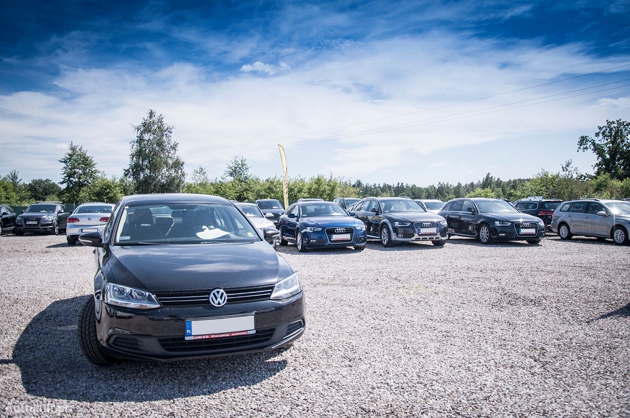 Samochody używane w komisie (fot. Mateusz Żuchowski)