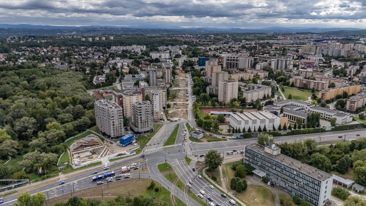 Kraków: Autobusy wracają na południe miasta. Komunikacyjny koszmar na Klinach ma skończyć się jeszcze we wrześniu