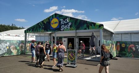 To jedyny taki sklep Lidla w Polsce. Powstaje i zwija się w kilka godzin