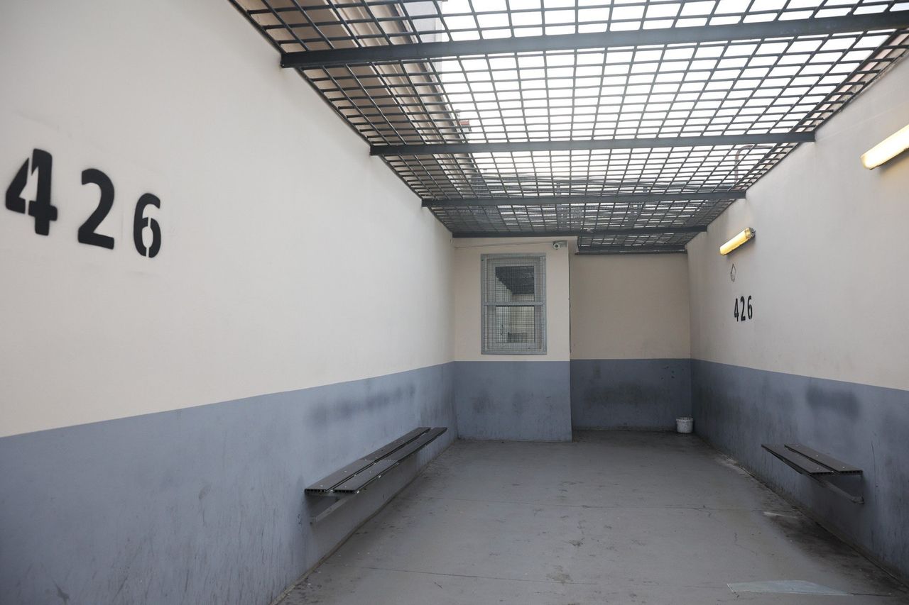 Ostrołęka: 7 lat więzienia dla 31-latka oskarżonego o oszustwa. Ma zwrócić ofiarom 1,9 mln zł