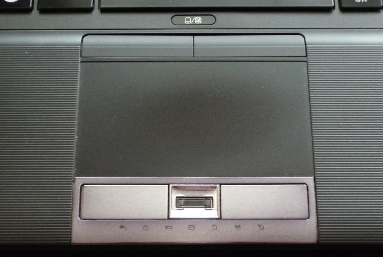 Toshiba Tecra R840 - touchpad