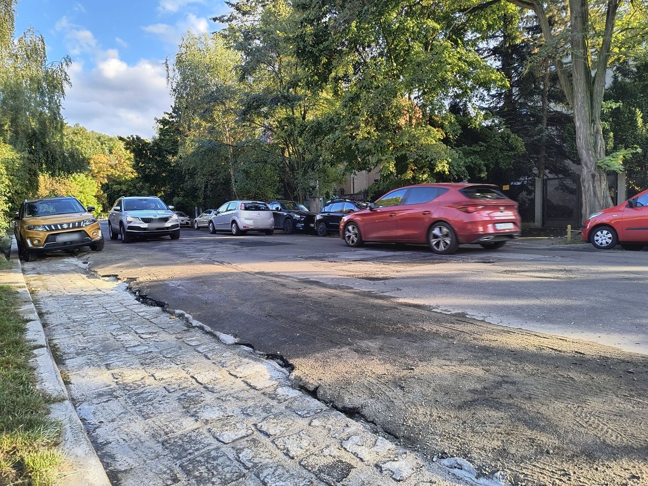 Wrocław: Zalesie walczy o bezpieczeństwo. Po otwarciu nowej drogi, stało się tranzytem