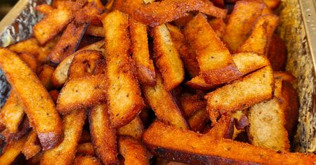 Litwini jedzą zamiast chipsów. Zapach czuć już z daleka