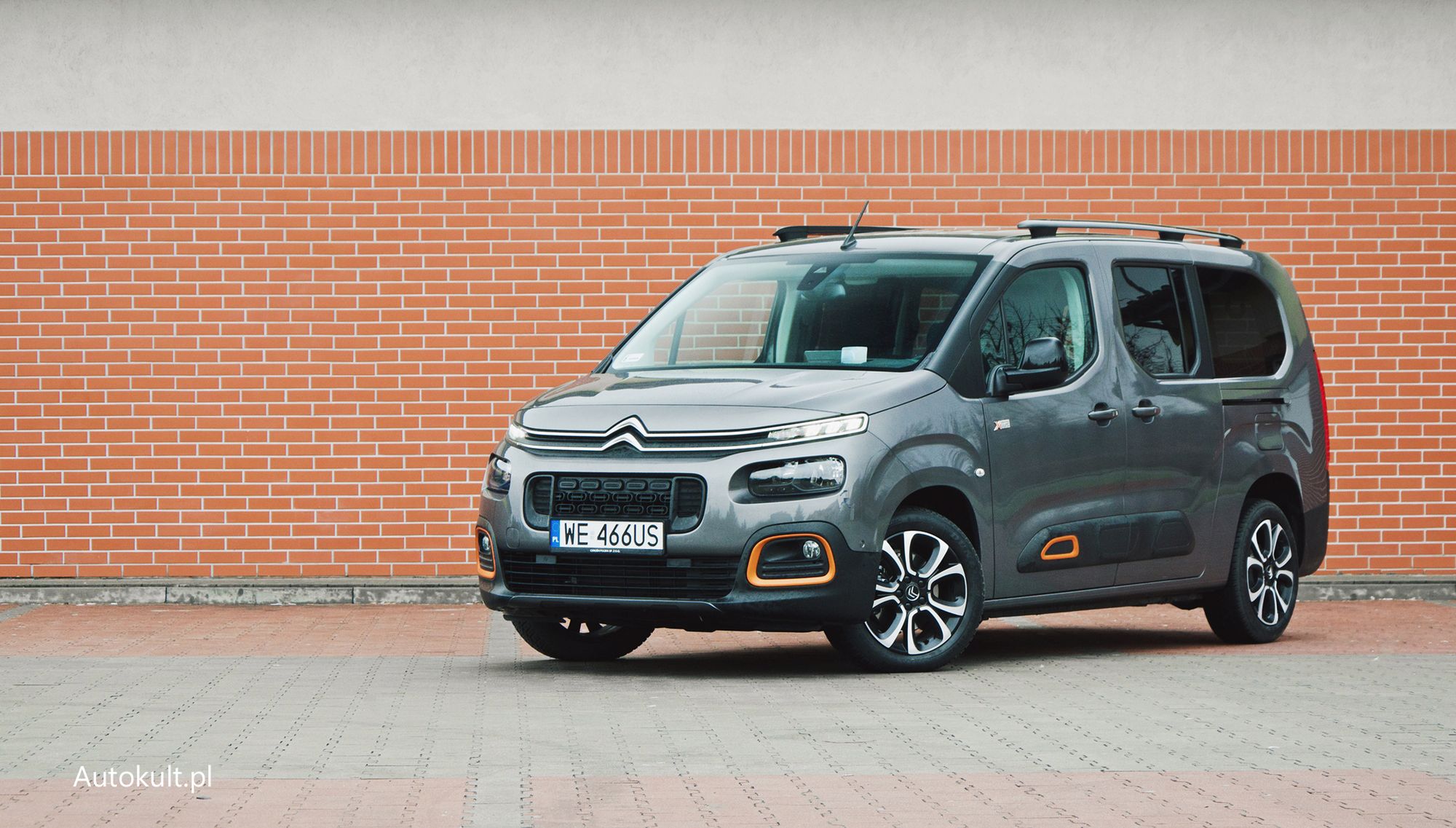 Zgrabne nadwozie Berlingo XL czyni z niego samochód, którego nie trzeba się wstydzić. Dla niewtajemniczonych nie musi to być tylko osobowa wersja pojazdu dostawczego.