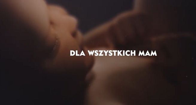 Dziecko w brzuchu mamy w reklamie Nivea na Dzień Matki (wideo)