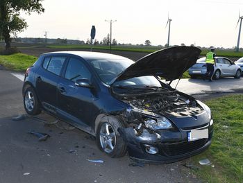 75-latek doprowadził do zderzenia. Kobieta trafiła do szpitala