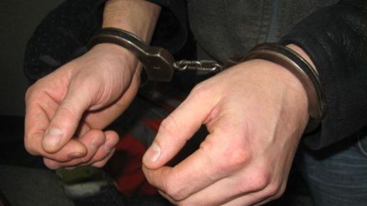 40-latek staranował policjantów