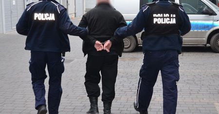 Gdańsk. Groził nastolatkom bronią. Jest w rękach policji