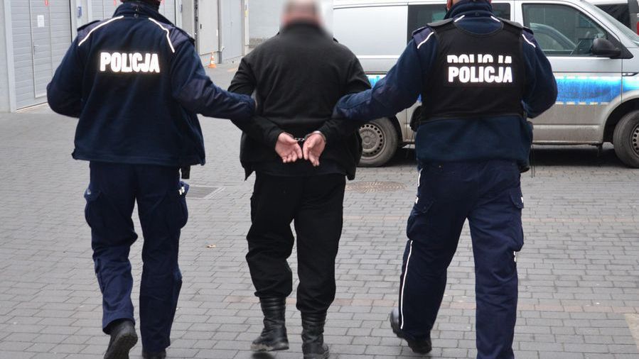 Gdańsk. Groził nastolatkom bronią. Jest w rękach policji 