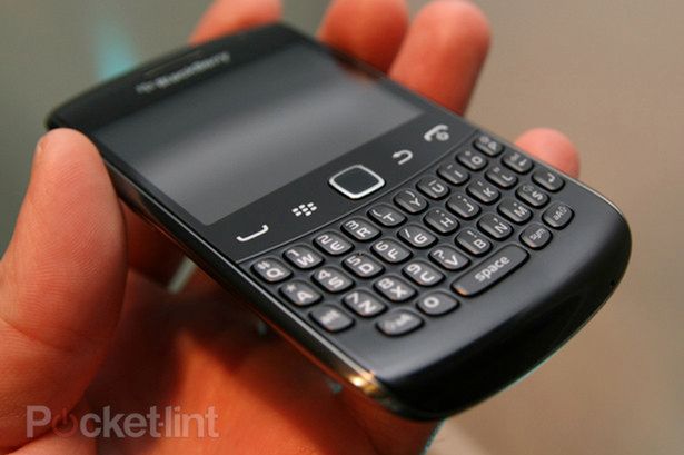 BlackBerry Curve 9360 (fot. Pocket Lint)