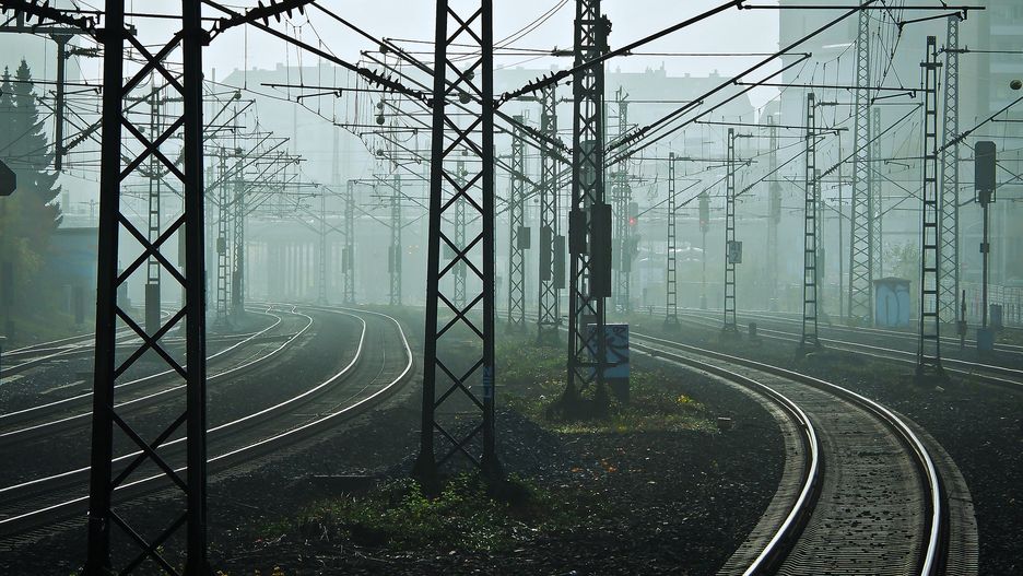 Tragedia w Poznaniu. Mężczyzna wtargnął pod pociąg Intercity