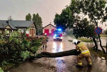 Wichury, ulewy i upał rozbiły powiat pilski. Strażacy nie mieli chwili wytchnienia